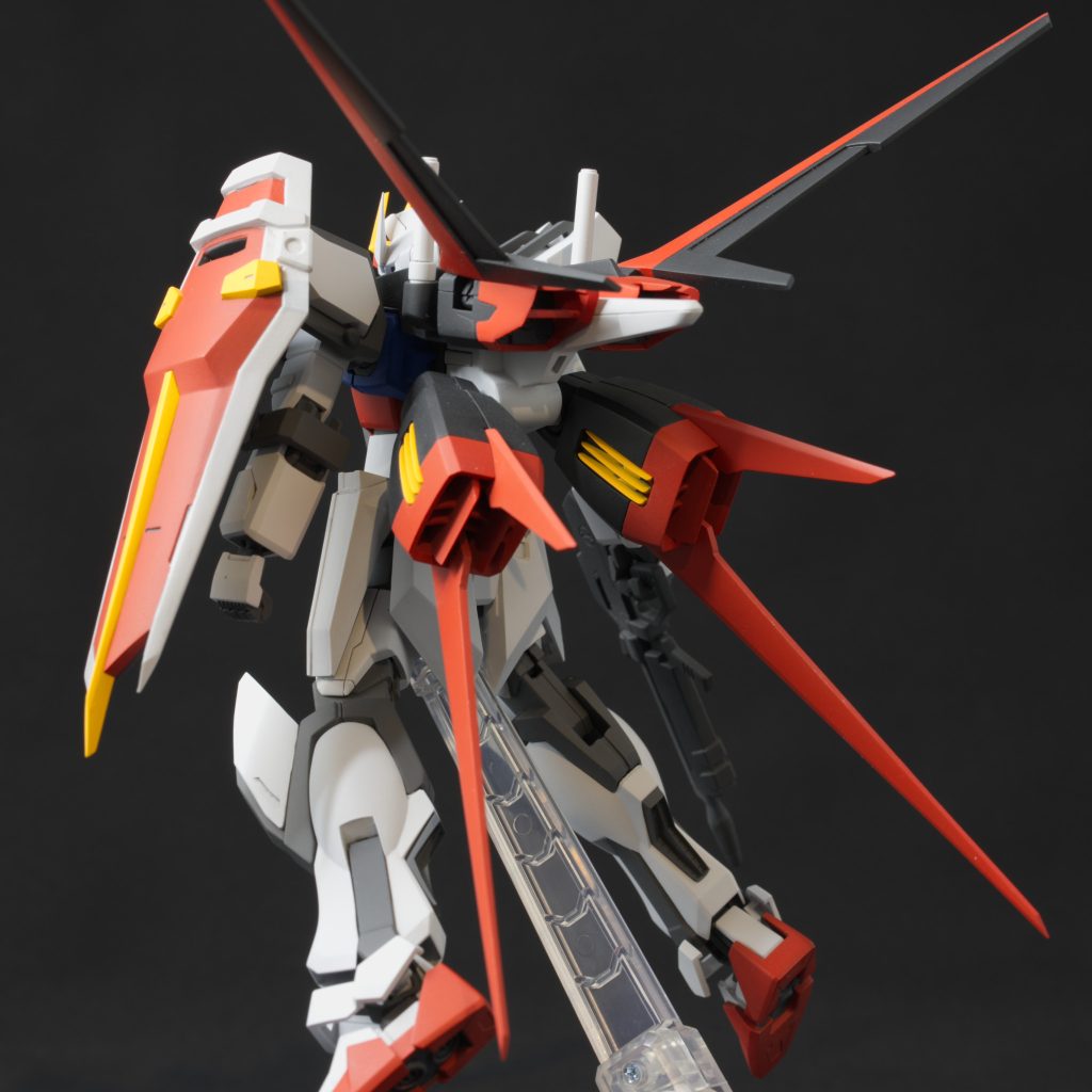 HGCE エールストライクガンダム–3枚目/制作者：作業する西川