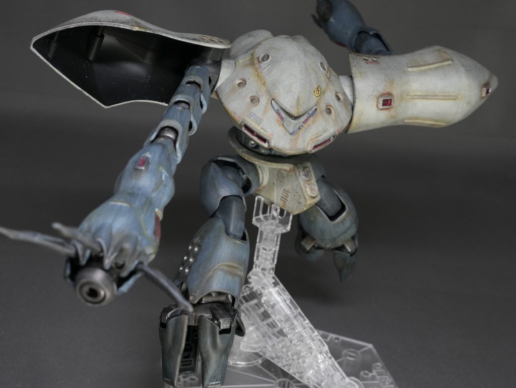 『HGUC ハイゴッグ』 水性塗料筆塗りで海軍色っぽく