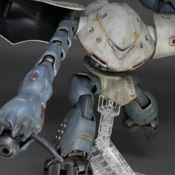 『HGUC ハイゴッグ』 水性塗料筆塗りで海軍色っぽく