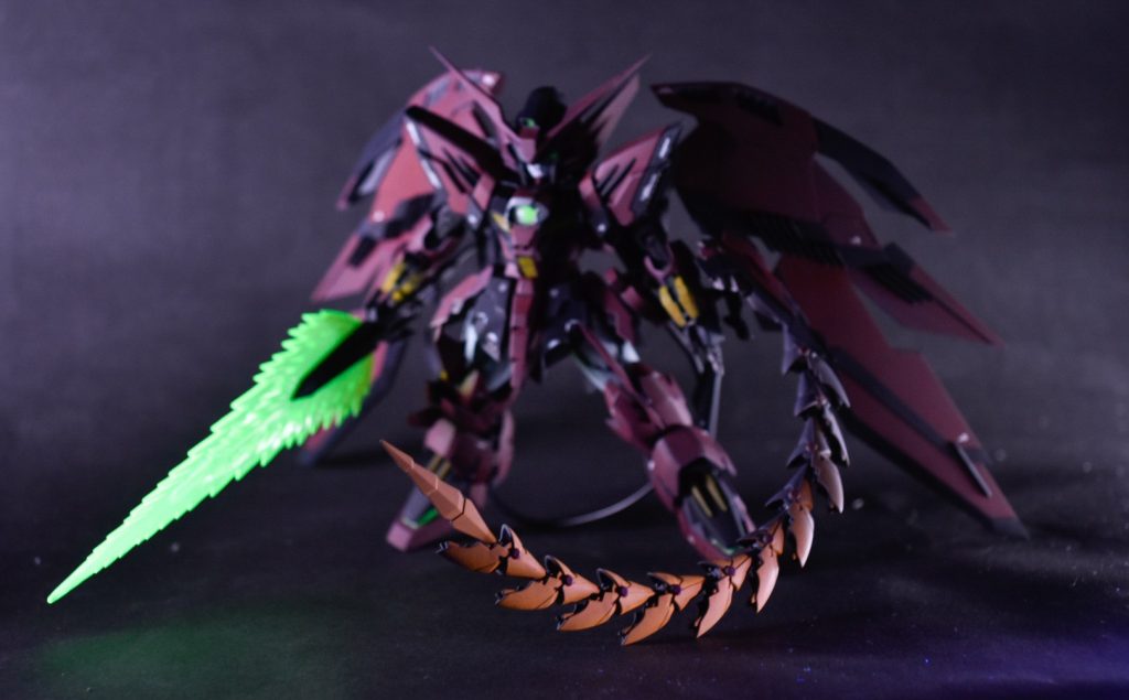 ヒートロッドはブラックライトで赤熱を再現できるようにしました。平常時は黒っぽい色になるよう調色しています。