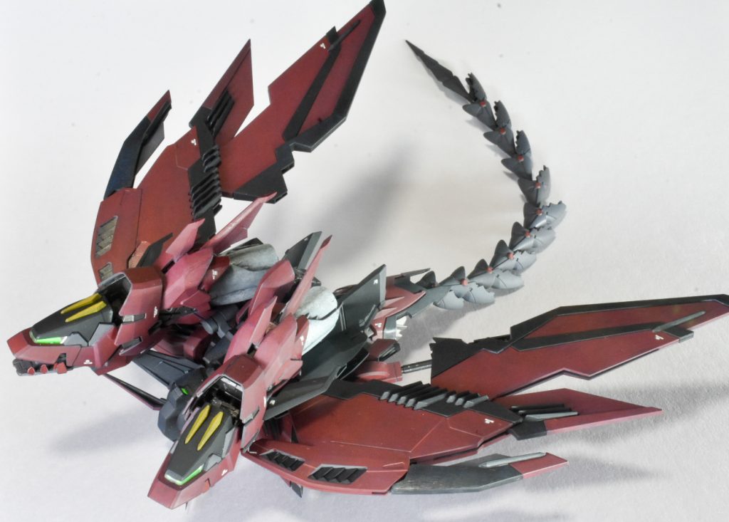 変形は元々できるキットなのですが、SD化の影響で結局は調整が必要でした。