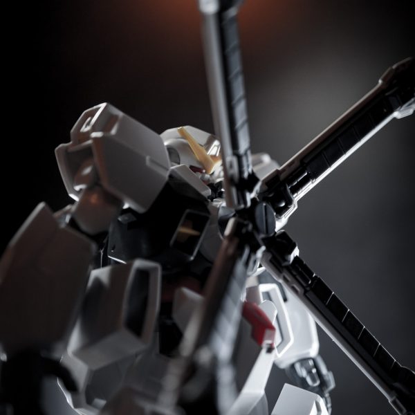 風車ガンダム制作中。なんの思い入れも無く活躍したかどうかも知らないので、好き勝手にミキシングして仮組みバランスチェック。流用ベースキットを隠さないと割り切ればまあまあ納得のバランス。カラーで寄せればそれなりに見えるはず。 （3枚目）