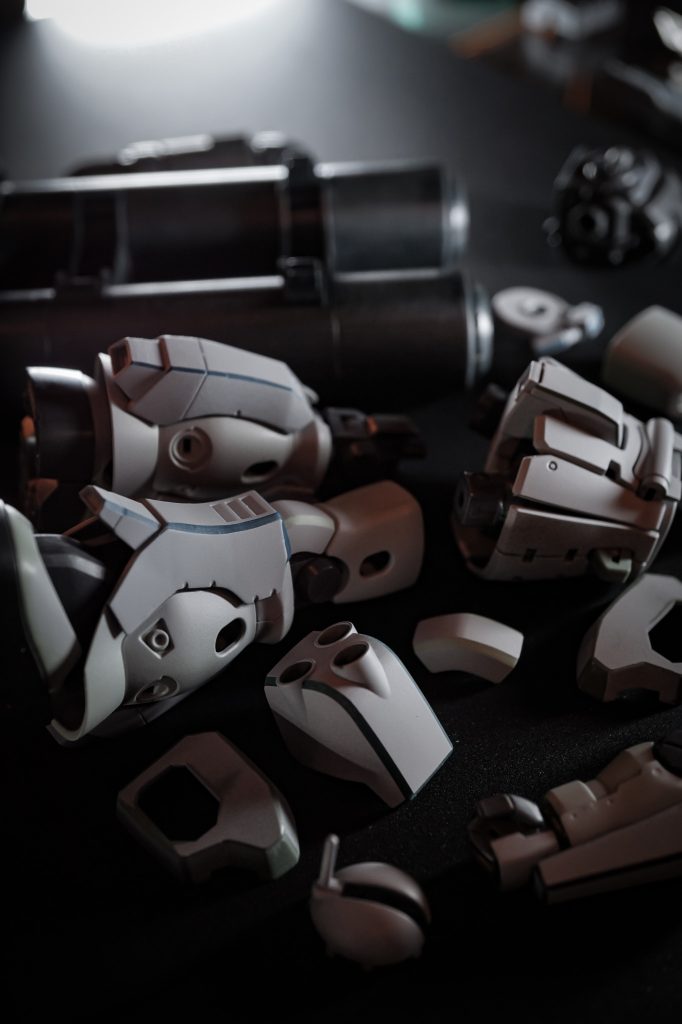 作品名：<p>特長でもあるのでマリナー部分のC面を丁寧に整える。 頭も数ミリ潰してみた。もう少し潰してもいいかも。 バックパックはデカ筒タンクを背負わせたくてジャンクパーツからサルベージしてきた。</p>
