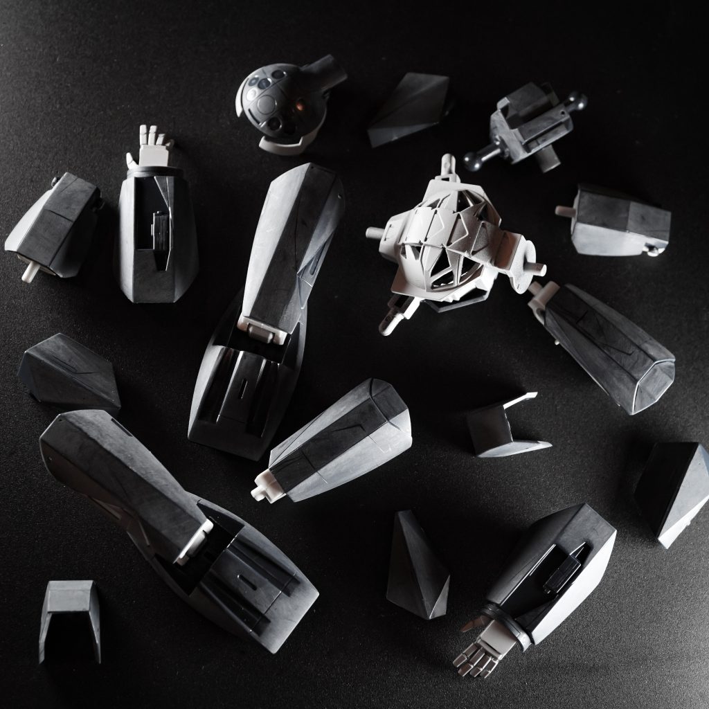 作品名：<p>憎きバンダイエッジを片っ端から削って消して行く作業。</p>
