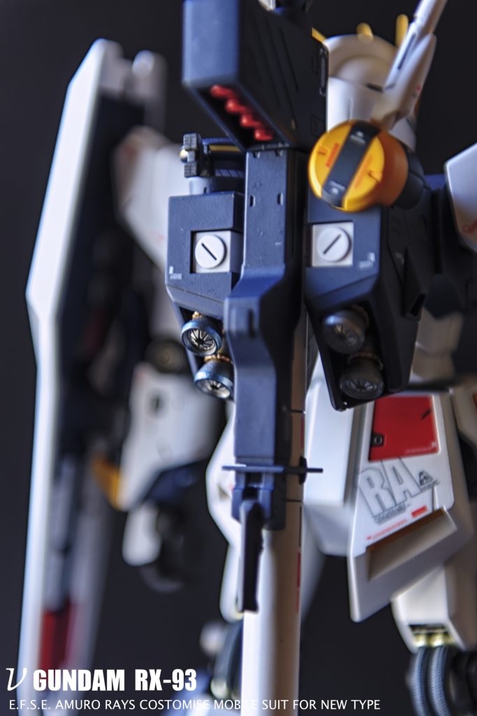 2000 MG RX-93 Nu Gundam–3枚目/制作者：Kamman