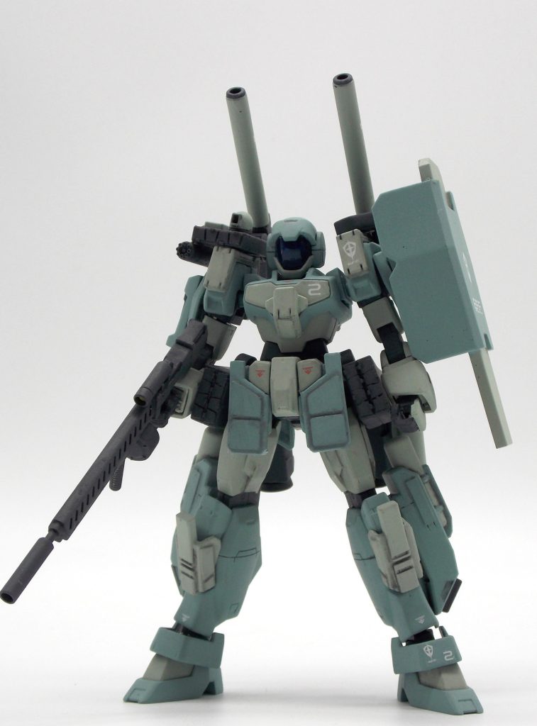ましょうめん。全身に増加装甲や武器がついてますが、稼働時間の延伸と運動性の向上に振ったため、AGE-1のアサルトジャケットやグランサと比べると装甲は少なめ。代わりに左肩部にラージシールドが装備されているとかなんとか。(以下の設定は全部妄想です。オフィシャルではございません。)