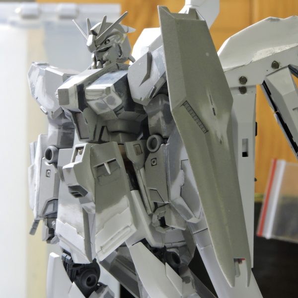 前回からだいぶ経ってしまいましたがだいぶスクラッチするところが終わってきました！あと太もものダクトを作ってからサフへ（4枚目）