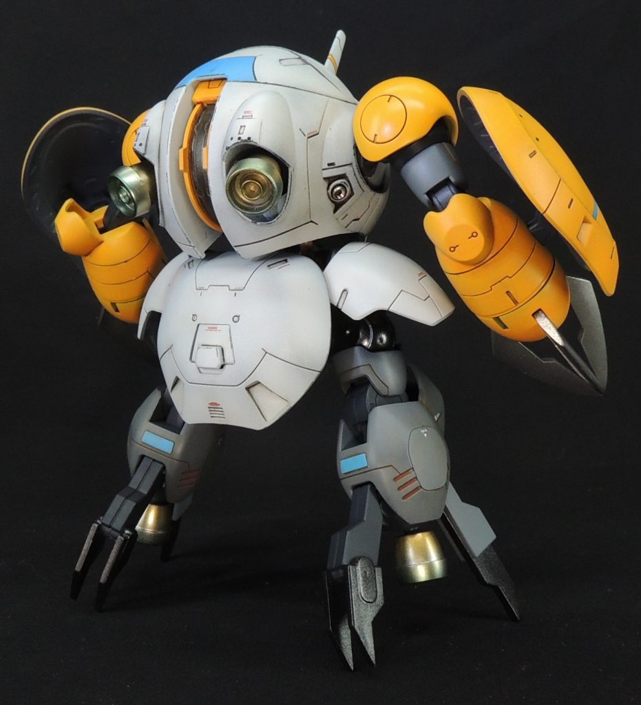 ■使用カラー本体等ホワイト部…ニュートラルグレイⅠ本体部オレンジ部…勇者カラーシリーズ BR-04 ゴールデンイエロー+レッド本体部ライトブルー部…ホワイト+コバルトブルー少々本体部グレー部…メカサフライト本体部ノズル部…スターブライトジェラルミン(下地)、クリアーオレンジ、クリアーブルー本体部メタリック色…スターブライトアイアン腹部・腕部シリンダ等…スターブライトジェラルミン、スターブライトゴールド武器等ダークグレー部…メカサフスーパーヘヴィ■塗装の方向性本体は細かい塗り分けが必要ですが、付属のシールは使用せず、全てマスキング塗装で対応しています。色数が多い方が模型的に盛り上がると考え、指定色以外の色も用い、独自にカラーリングをアレンジしました。