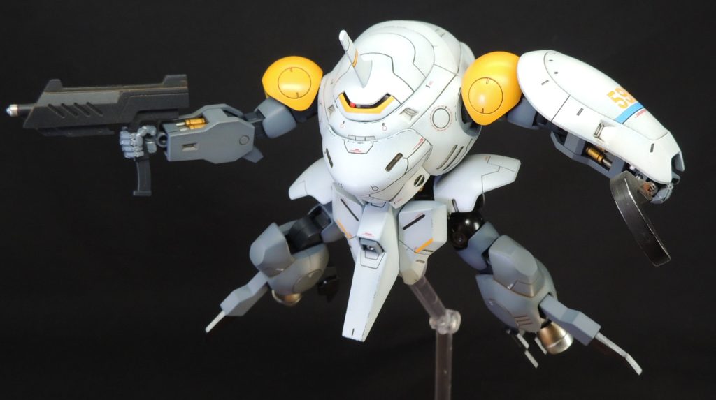 本キットは特異な形状を上手く立体化しており、部品数が少なく、短時間で組み立てることができるアイテムでした。モンキークラブロディは、その外観からあたかも「ジオン水泳部」に見えるため、宇宙世紀の戦史に埋もれた幻の機体として製作してみるのも一興だと思いました。