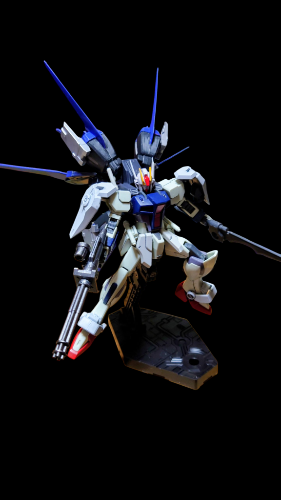 今回の試験では新型ストライカーパックの試験で、ハイマニューバタイプです。ストライカーを装着できるならすべての機体に装着できます。また、ビームガトリングガンタイプの武装もついでに。