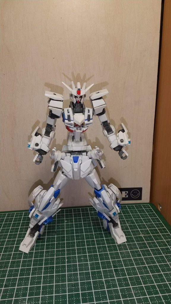 装備をつける前のエクスフレイムこの状態ではコア・ファイターではなく本体のコックピットで操作する設定です