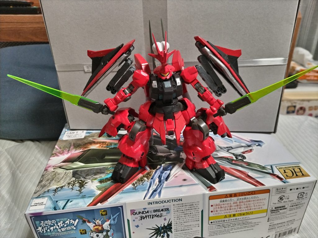 ビームトーチ二刀流。未使用時は両脚に内蔵