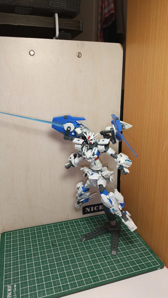 GNドライブから直結したビームサーベルを出すことが出来る