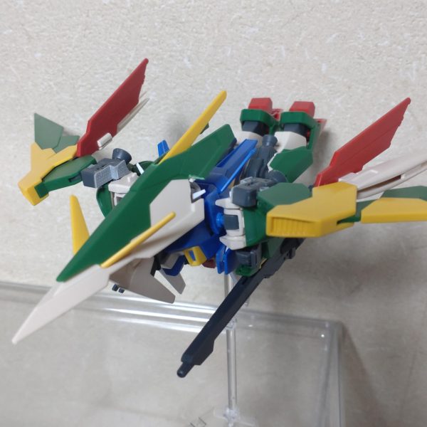 ガンダムAGE-2にガンダムフェニーチェリナーシタを組み合わせました。一通りできたため、これから塗装していこうと思います。（4枚目）