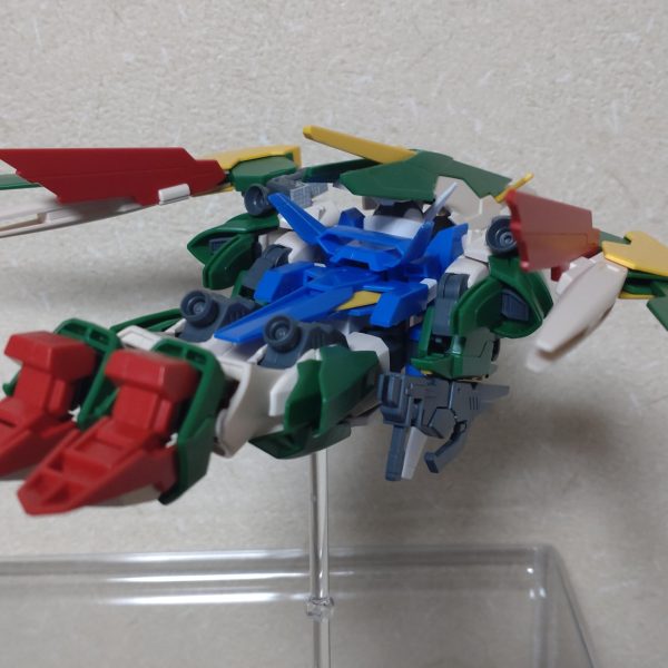 ガンダムAGE-2にガンダムフェニーチェリナーシタを組み合わせました。一通りできたため、これから塗装していこうと思います。（5枚目）