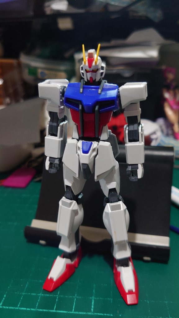 フレームは従来の物と同様。極端な軽量化が施された機体であり、機動力は良いが、その代償として装甲が薄い