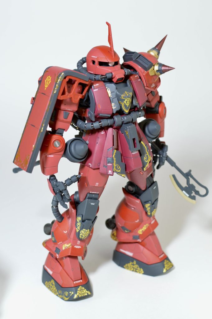 ガンダムGQuuuuuuxは　ジオンが連邦に勝利した世界線の話ですがこれが許されるのなら”ジオン ズム ダイクンがザビ家に謀殺されていない世界線”だってあっていいんじゃね？と思いこの世界線の中でのシャアはキャスバルとして戦争に参加してるからキャスバル専用ザクIIになるよな！という発想から作ったザクIIとなっています