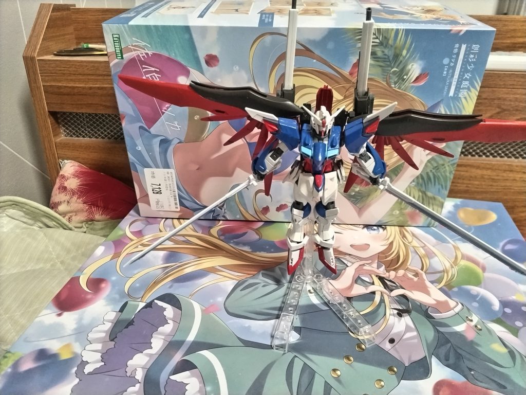 二対の対艦刀とビーム砲はデスティニーインパルスをイメージ