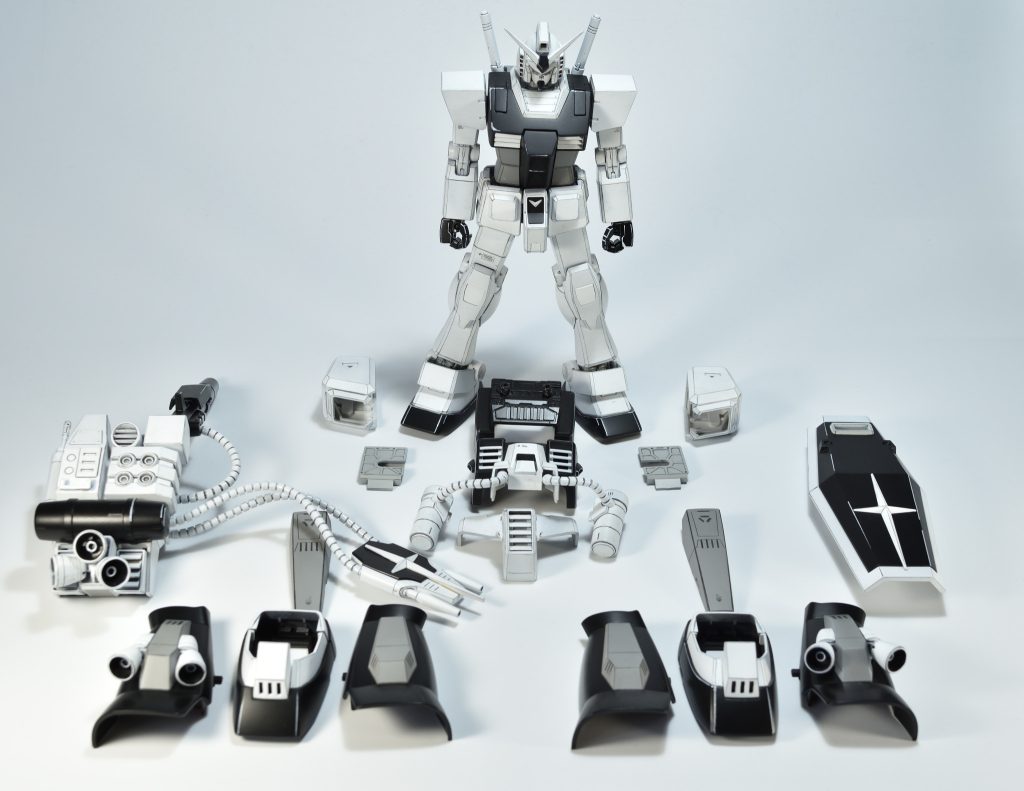 エッジに線を載せたりするだけではMGが解像度が高すぎて漫画のままのイメージとはだいぶ離れてしまいました。旧キットのほうが向いているのかもしれません。