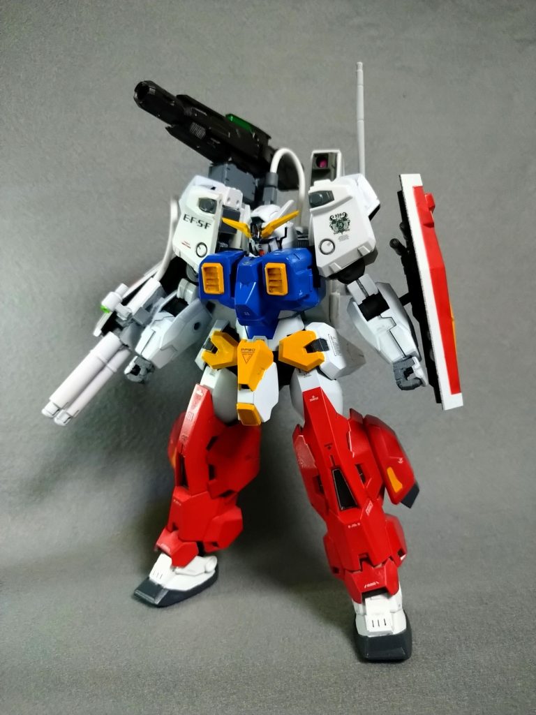 フェイスは自分がＲＸ７８系のキットで一番のイケメンだと思っているファーストグレードのものに交換しました