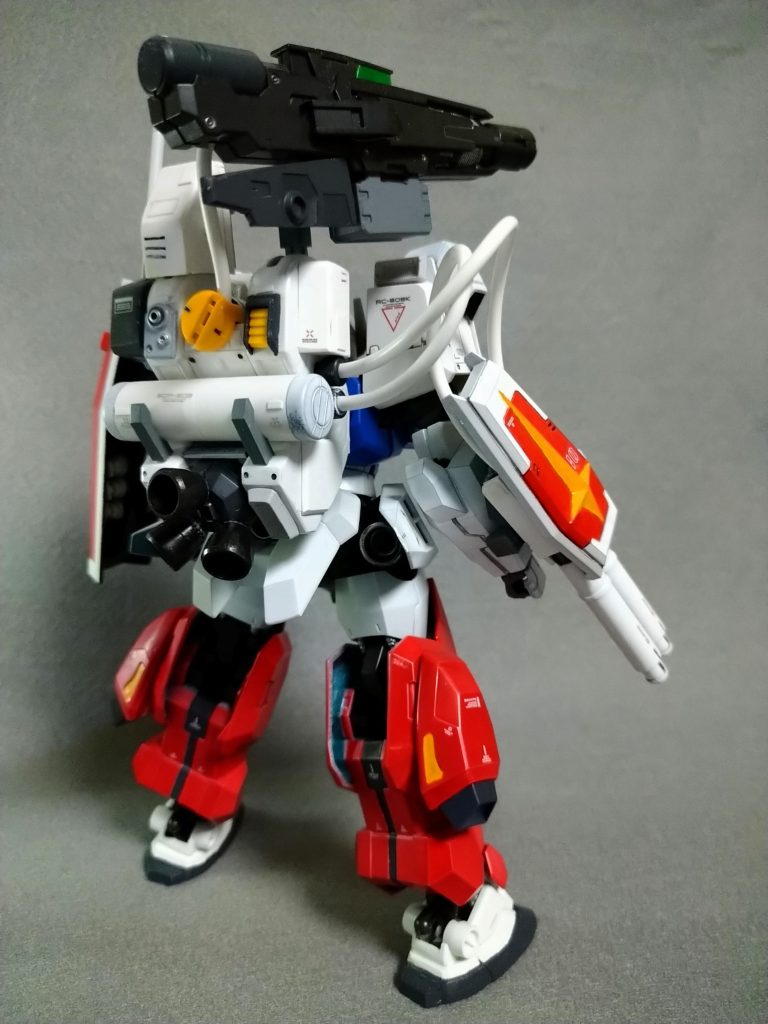 バックパックはサンボル版ＦＡガンダムのものにいろいろ貼り付け。いろいろ塗り忘れておるな…