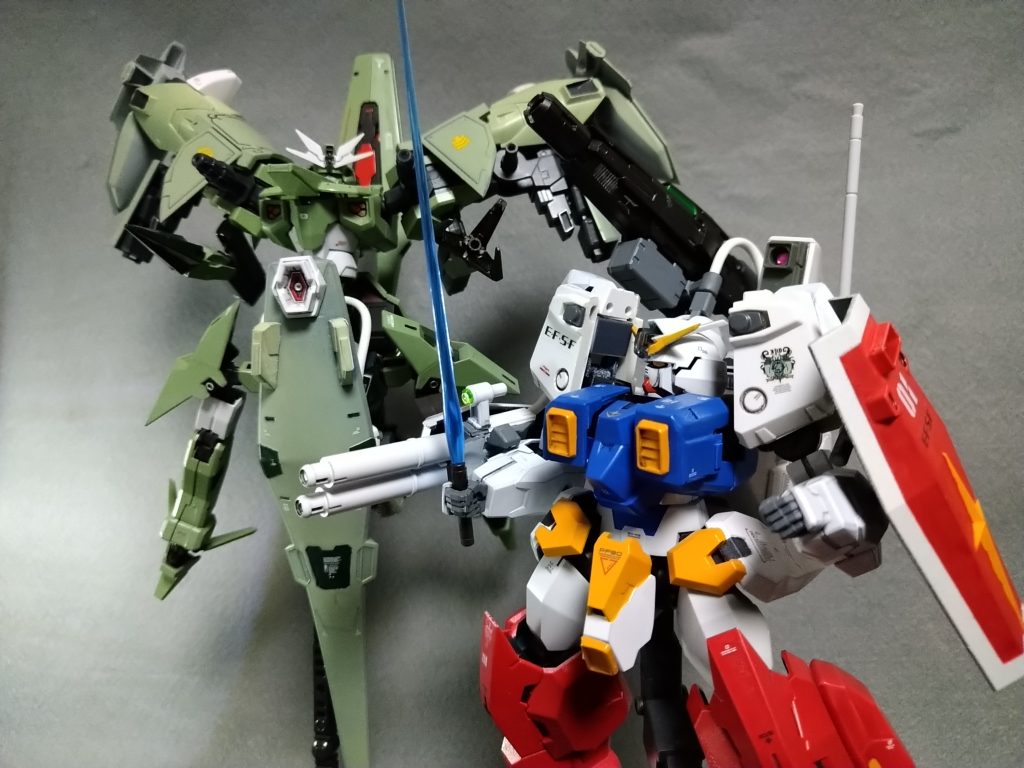 戦場で再会する姉妹！「 ノレア！あんたなの？なんでジオンに！」「 その声は…ソフィー！？生きて…どうして連絡してくれなかったの！だから！」などと妄想してみたり。閲覧頂き誠に感謝いたします！