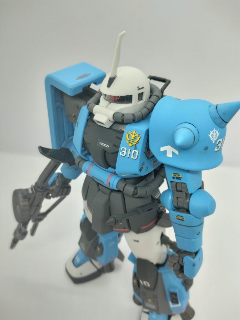 MG ユーマ・ライトニング専用R1AザクⅡ