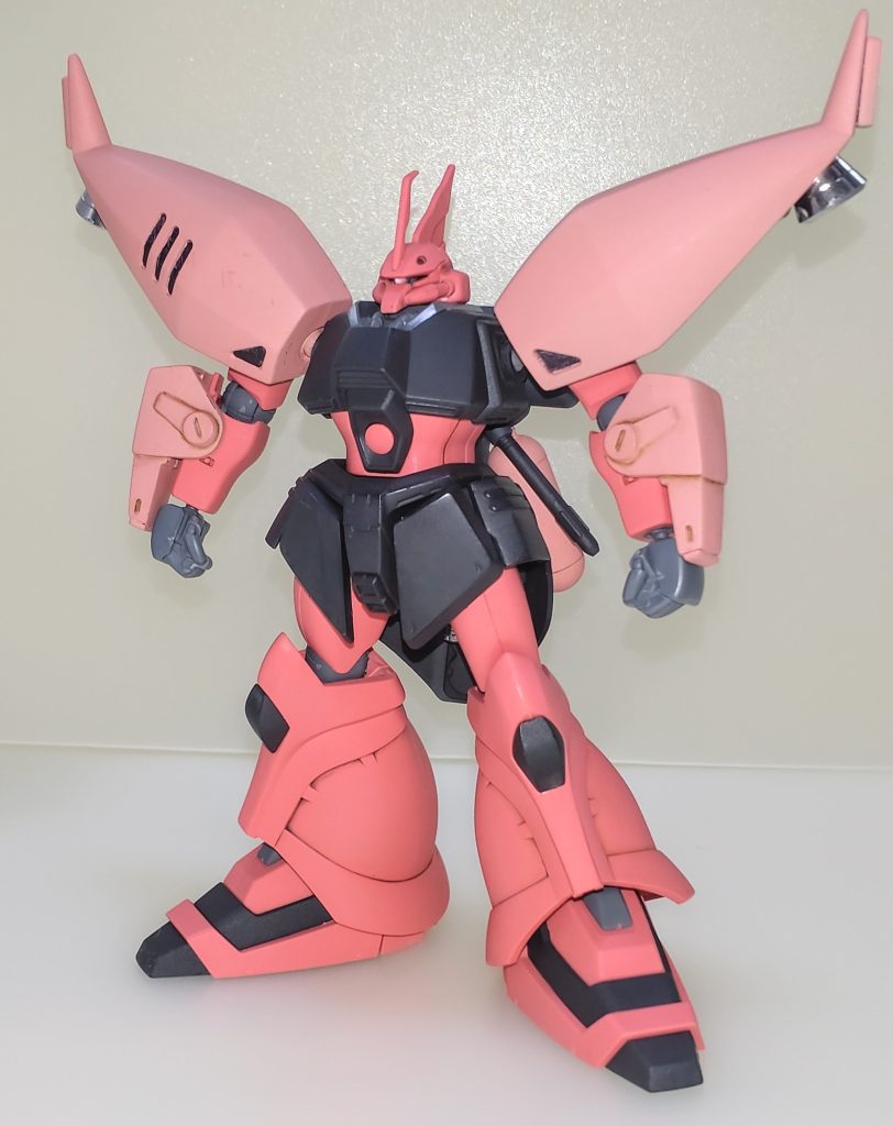 全身。キットはゲルググJにリゲルグのパーツを組み合わせたシンプルなミキシングですが、本体のゲルググJ自体、可動範囲がリリース当時の標準レベルのままなのでこの辺りを中心に作業を行い2023年に完成させました。