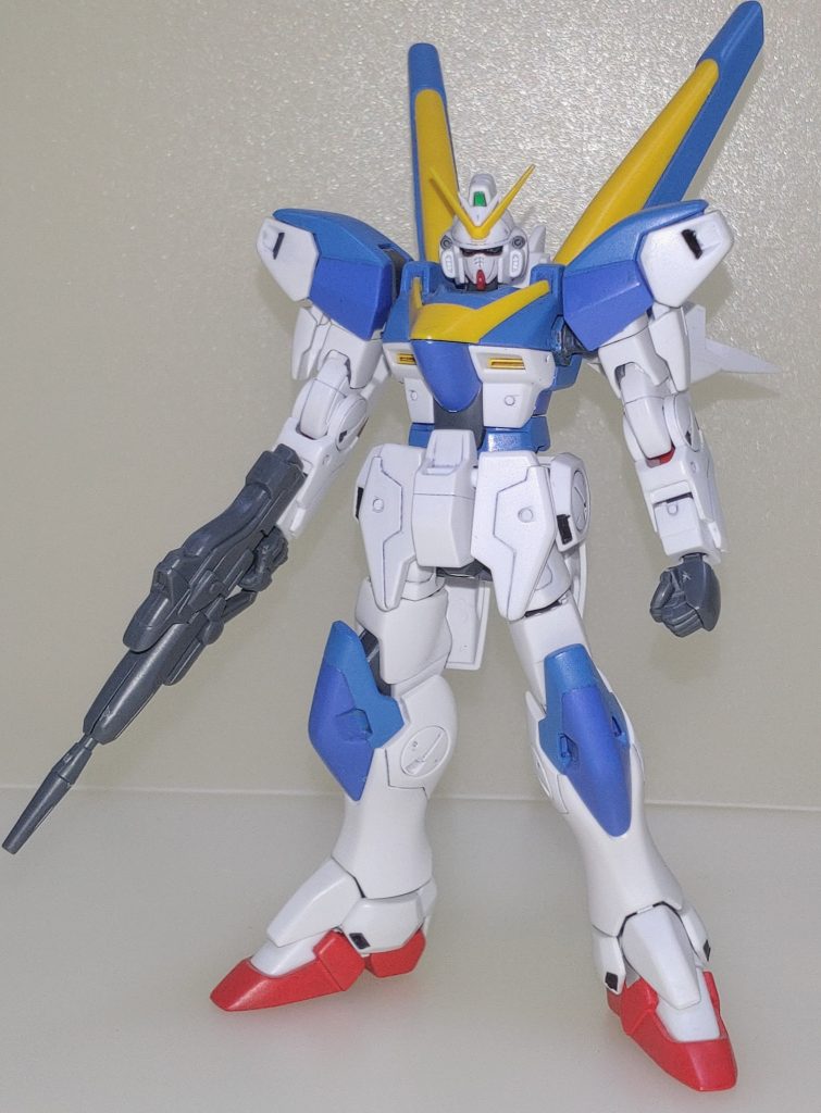 ノーマル形態。青はガンダムマーカーライトブルーで成型色と合わせて使い分けていますが、写真だと分かりづらいですねぇ…😅