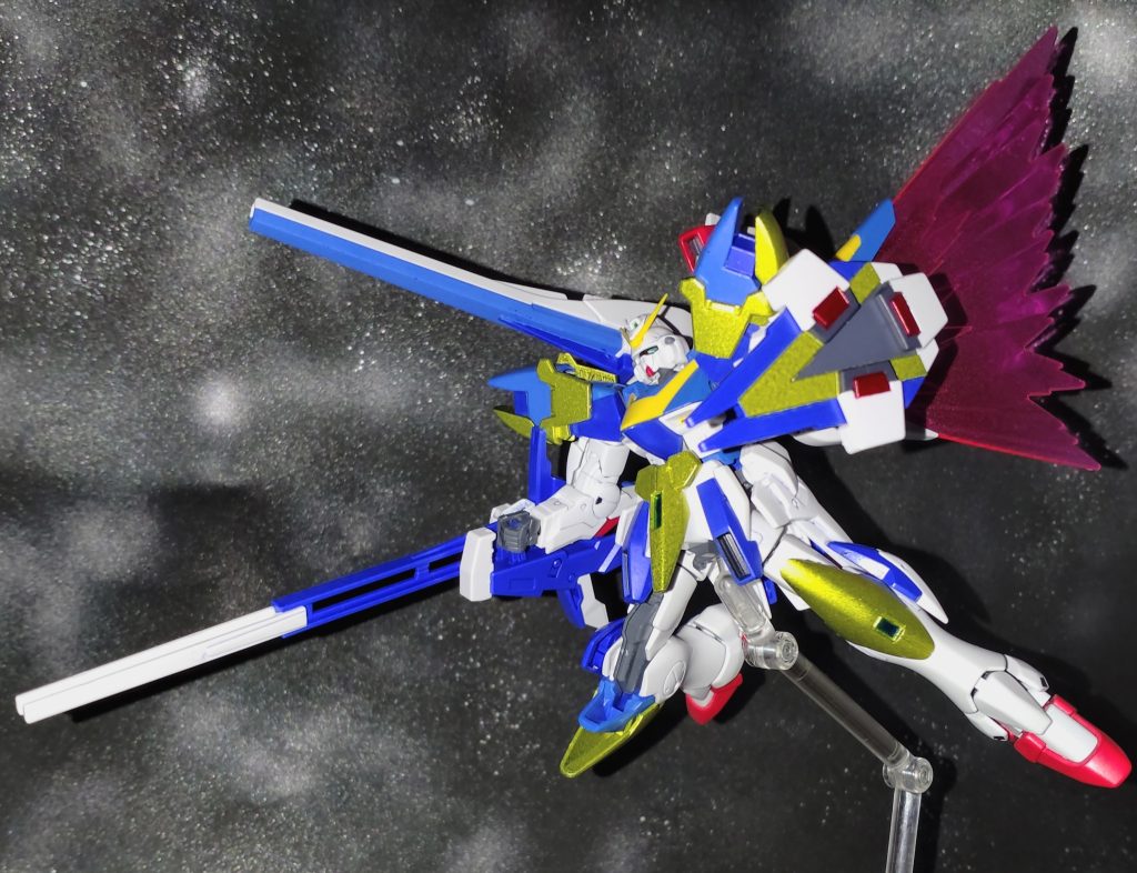 最後にパッケージと同じポーズ。以上V2ガンダム( アサルトバスター)でした。今回載せるにあたり改めてVガンダムを視聴したのですが、前述の通り重苦しい内容等もありますが、それでも苦しい状況の中子供ながらに懸命に戦うウッソ達の姿はとても印象的でした。最後まで見て頂いてありがとうございました。