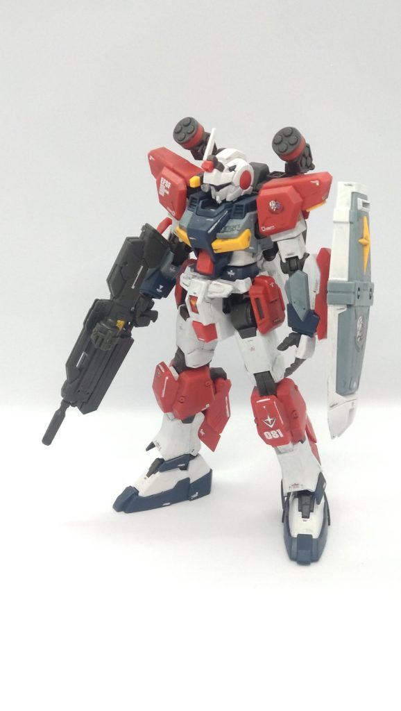 最新キットになればなるほど工作より塗装とかに割く時間が増やせるなと感じる今日この頃。本当に技術の進歩ってスゴイと思ったり。成型色活かしの簡単フィニッシュで満足できちゃうなと改めて思います。あ！スタンダードと2ショット撮り忘れた。。。