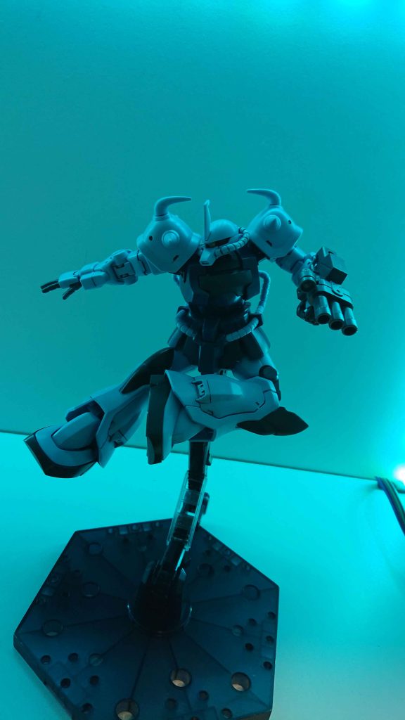 マニュピレーター、脚部近接格闘が得意なカケリは軽装状態では蹴りや殴りと言った物理攻撃も行ってくる。ただしそれらに使われるマニュピレーターや脚部はそのための武装ではないため壊れやすく脆い。その代わりに当たれば相手を確実に怯ませることが出来る。さて…次回…次回はいつになるかしら…ま、まぁとりあえず！！次回はやっとの登場！「ガンダムアストレア」です！お母さんの登場をお待ちください！それでは～