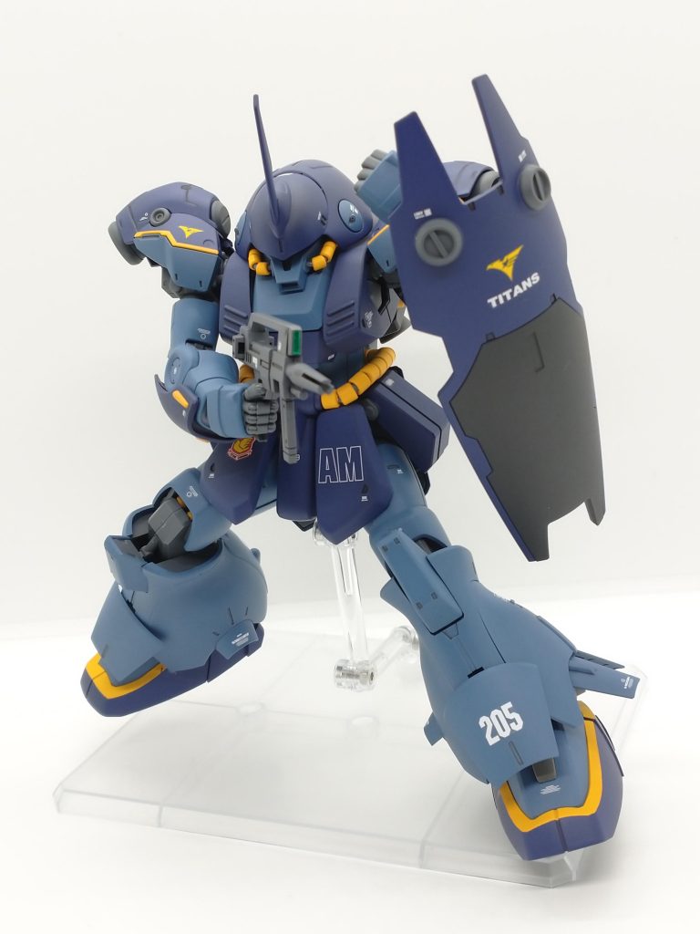 ディフェンス重視はジムコマ盾+ビームガン(ライフルとは呼ばんでしょ)で盾取り付けはネオジム磁石です