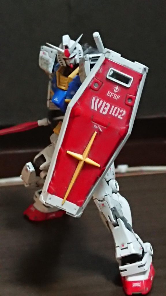 旧キットでは10箇所ほどしかなかった可動部分も驚くほど増えて様々なポーズを決められるのも good👍