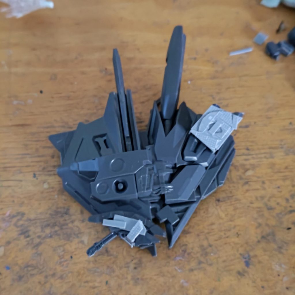 ハンドビームガンと3連装ミサイルランチャーも自作