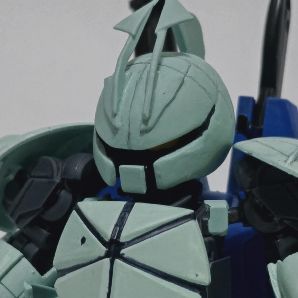 奥のツインアイが見えるだろうか！？