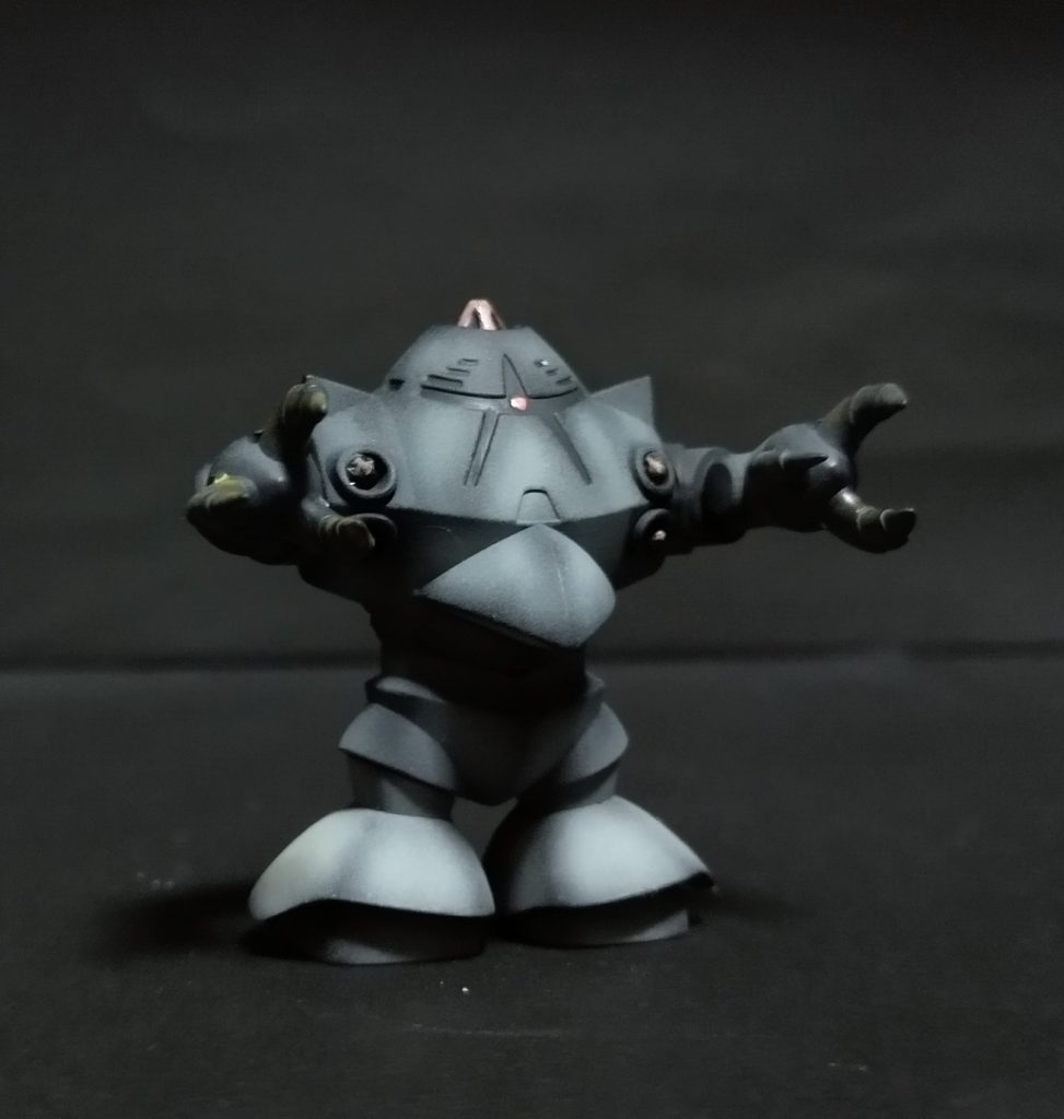 塗装はいつもの黒サフからの極薄塗料のマックス風になります！細かいところは爪楊枝でちまちま塗りました！