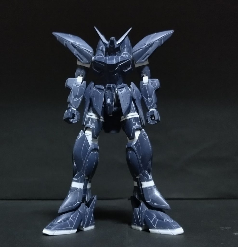 各部プロポーション調整後、スジ彫り加工。