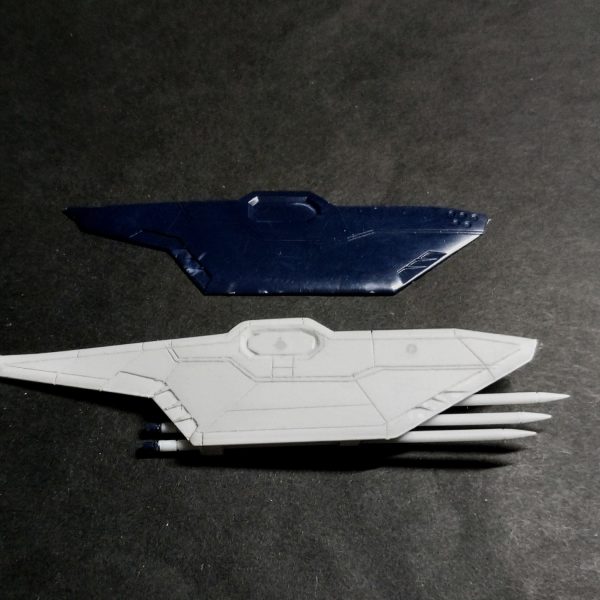 ブリッツガンダム武装製作になります。今回も積層プラ板からフルスクラッチのつもりでしたが、次に作るキットの予定があって時間が無いので、一部パーツを使い作る事にしました😊。またいつものようにパーツのサイズを盛りました🤣（4枚目）