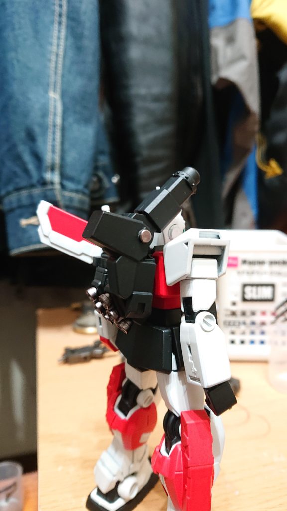 ７号機の特徴的なキャノンは別に使ってしまったのでジェスタキャノンのパーツをそれっぽく繋げました。