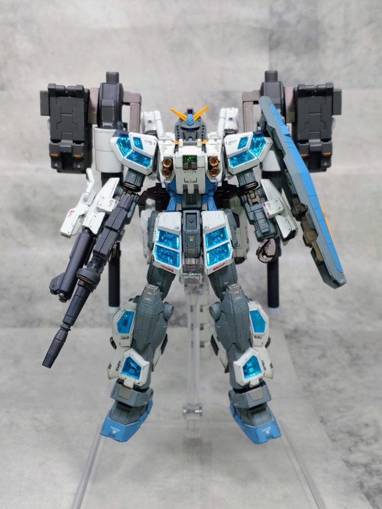 万博ガンダム、普通にかっこいいよね?大量再販で安売りしてるお店も多いし、手に入れやすいのがグッド。