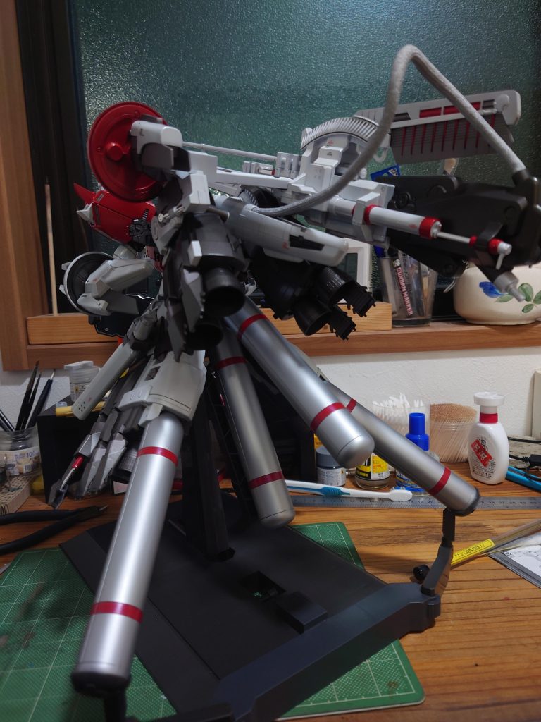 後ろのごちゃごちゃした感じ、良いですよね。 