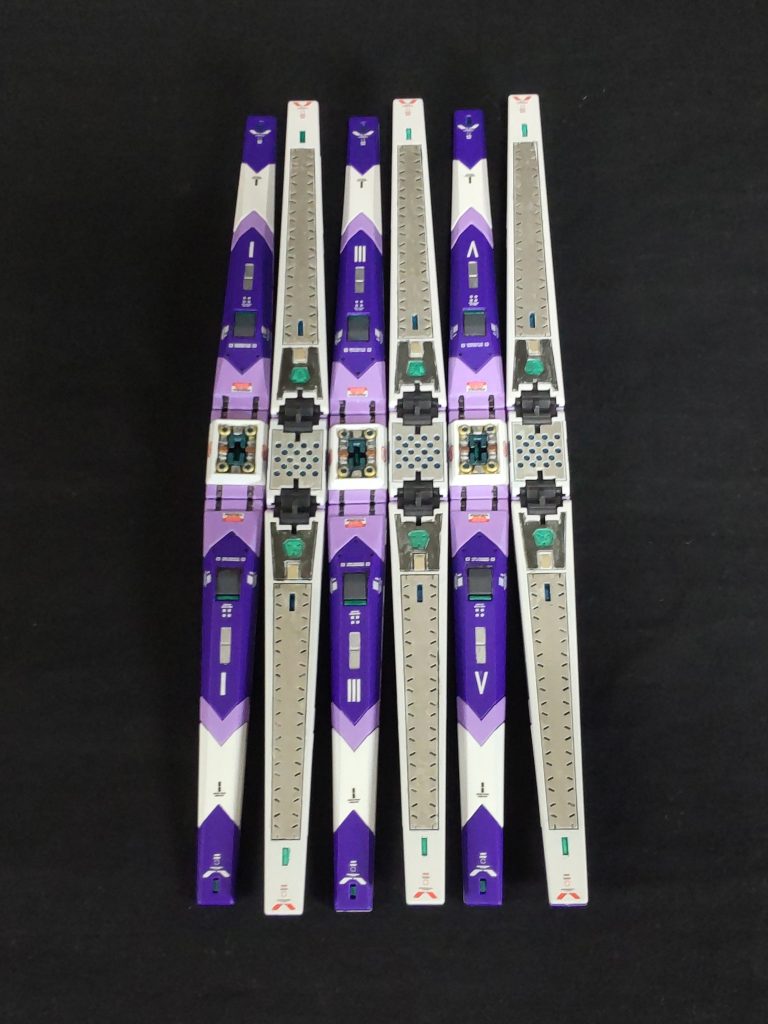 裏面、筆塗りで頑張りました😁。