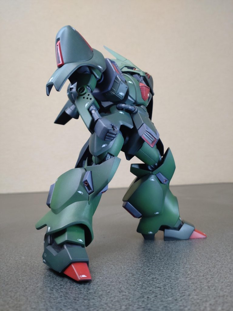 腕部のブチ穴を開口