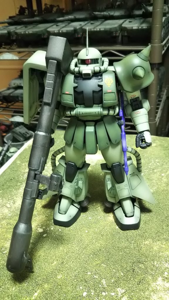 正面💦塗装はいつもの作風、デカールはすくなめ💦色は最近のザクグリーン💦