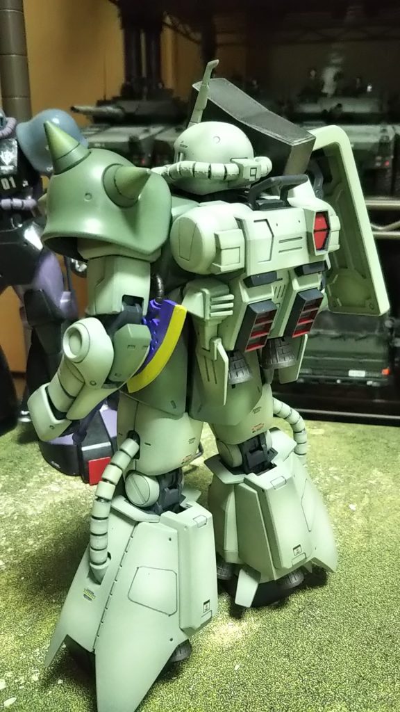 左斜めうしろ(ヒートホークは紫🟪)