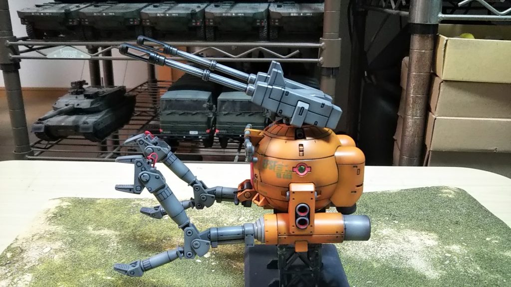 側面💦オレンジベースにスモークグレーを影に、黄橙色をハイライトにしております💦