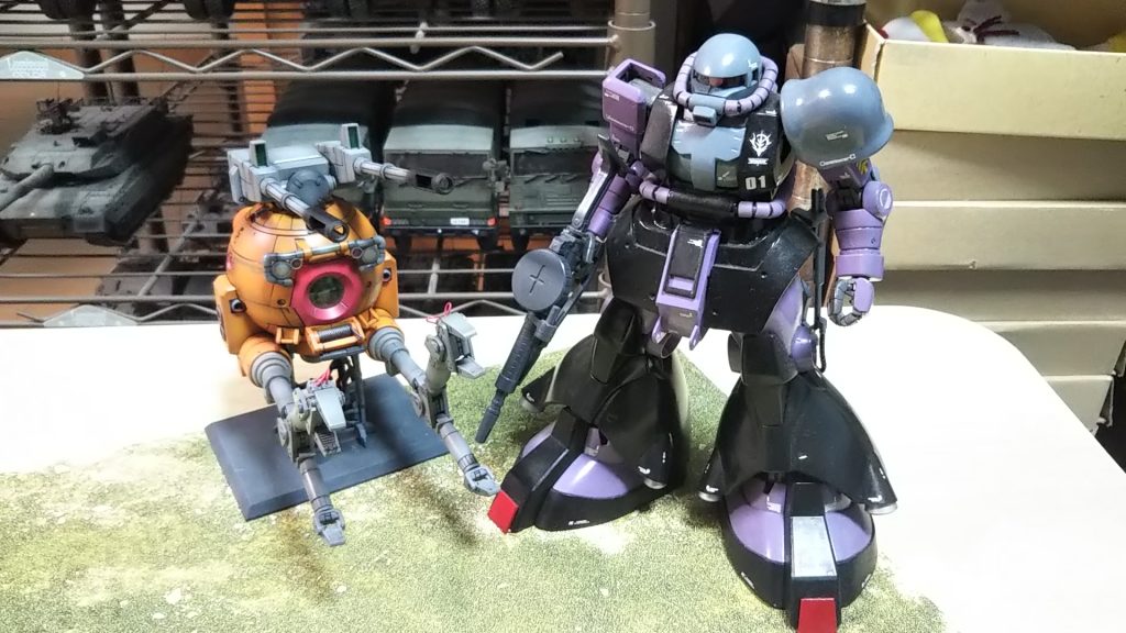 嫁(アイナ)のザクと対決ごっこできます