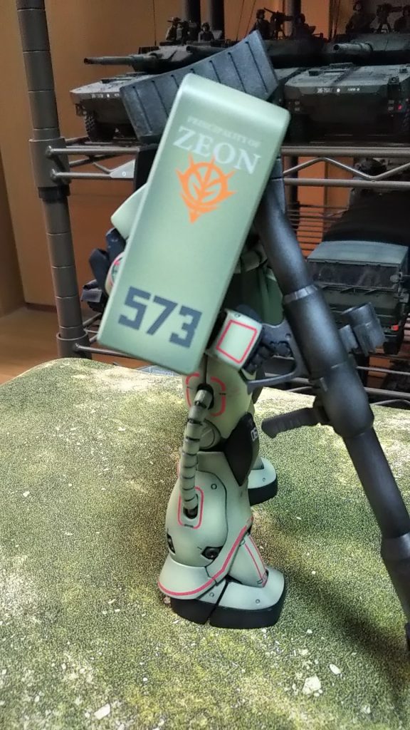 右側面シールドの573なんとなく想像でデカールはってます💦