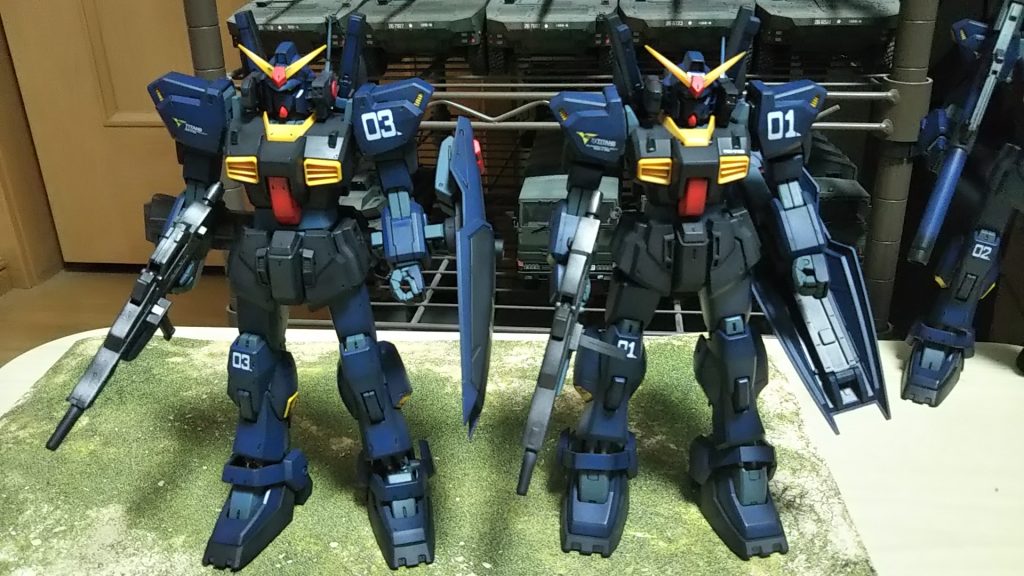正面💦左01が旧MGキット、左03がMGver2.0キットです。違いをお楽しみください💦